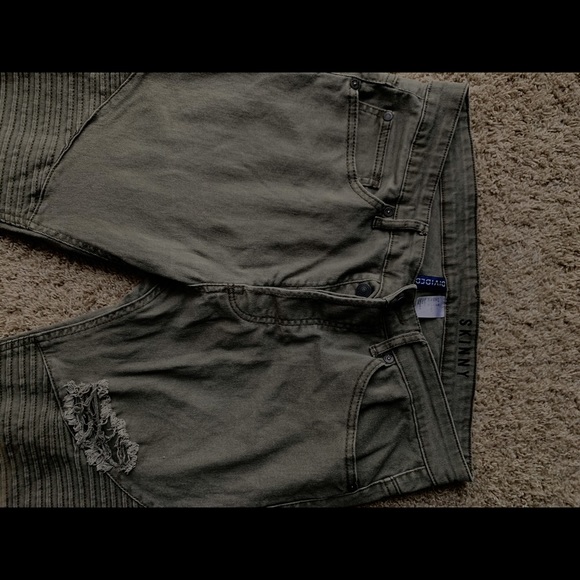 Men’s Green skinny jeans - Picture 5 of 6